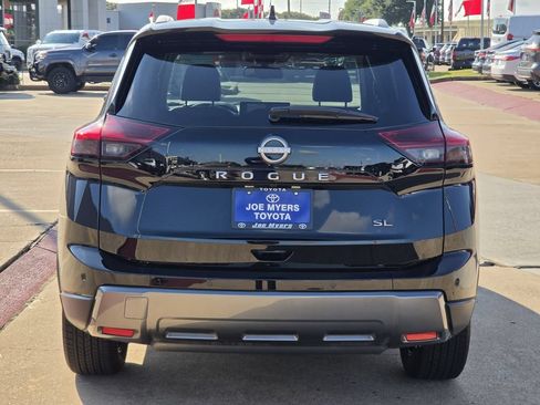 Used 2026 Nissan Rogue SL FWD image 8