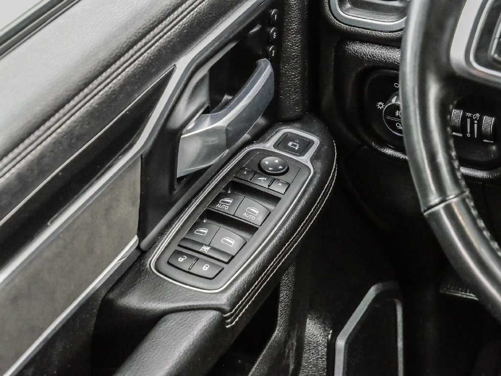 Used 2022 RAM 2500 Laramie w/ Night Edition AWD/4WD image 32