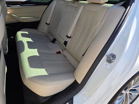 Certified 2023 BMW 530i w/ Convenience Package image 20