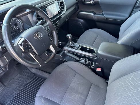 Used 2019 Toyota Tacoma TRD Off-Road image 11
