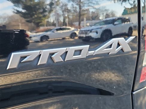 Used 2022 Nissan Frontier PRO-4X w/ Pro-4X Premium Package image 33