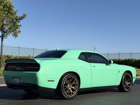 Used 2016 Dodge Challenger SRT Hellcat RWD image 12