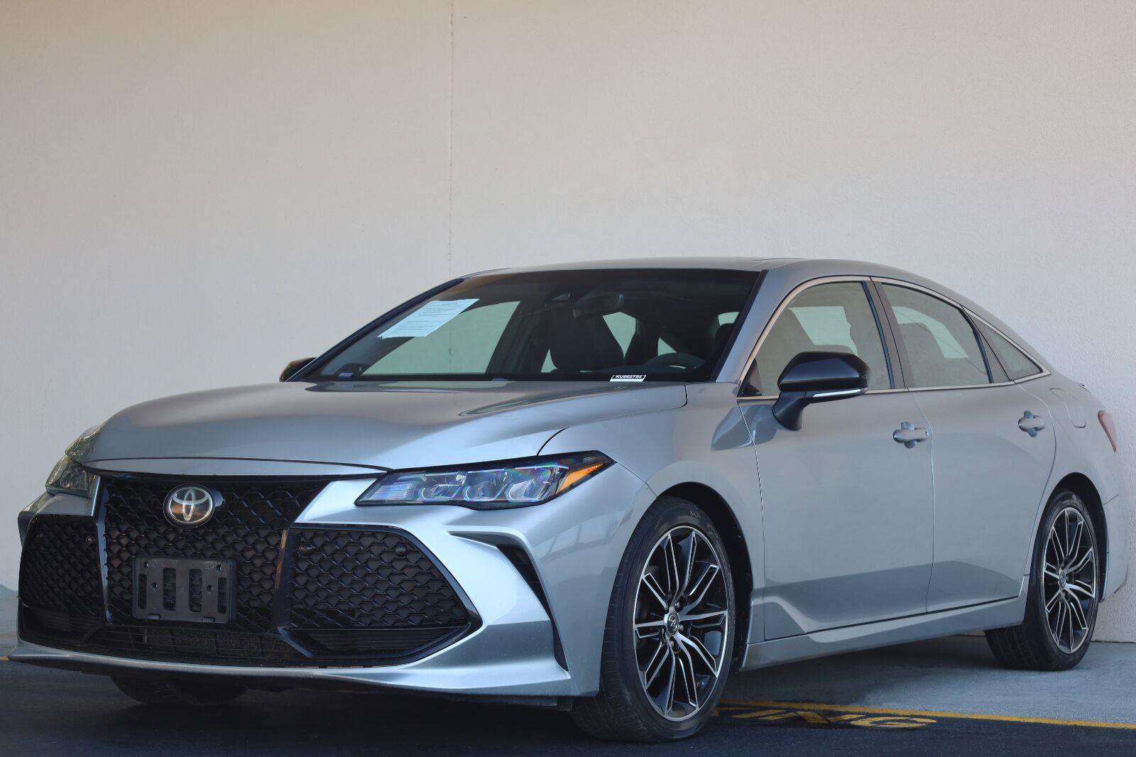 Used 2019 Toyota Avalon XSE w/ All Weather Liner Package FWD image 5