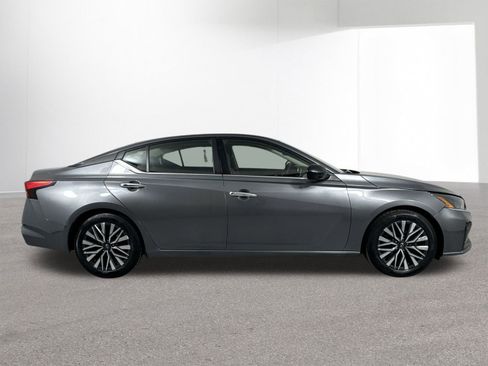Certified 2024 Nissan Altima 2.5 SV image 36