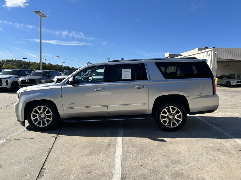 Used 2020 GMC Yukon XL Denali AWD/4WD image 8