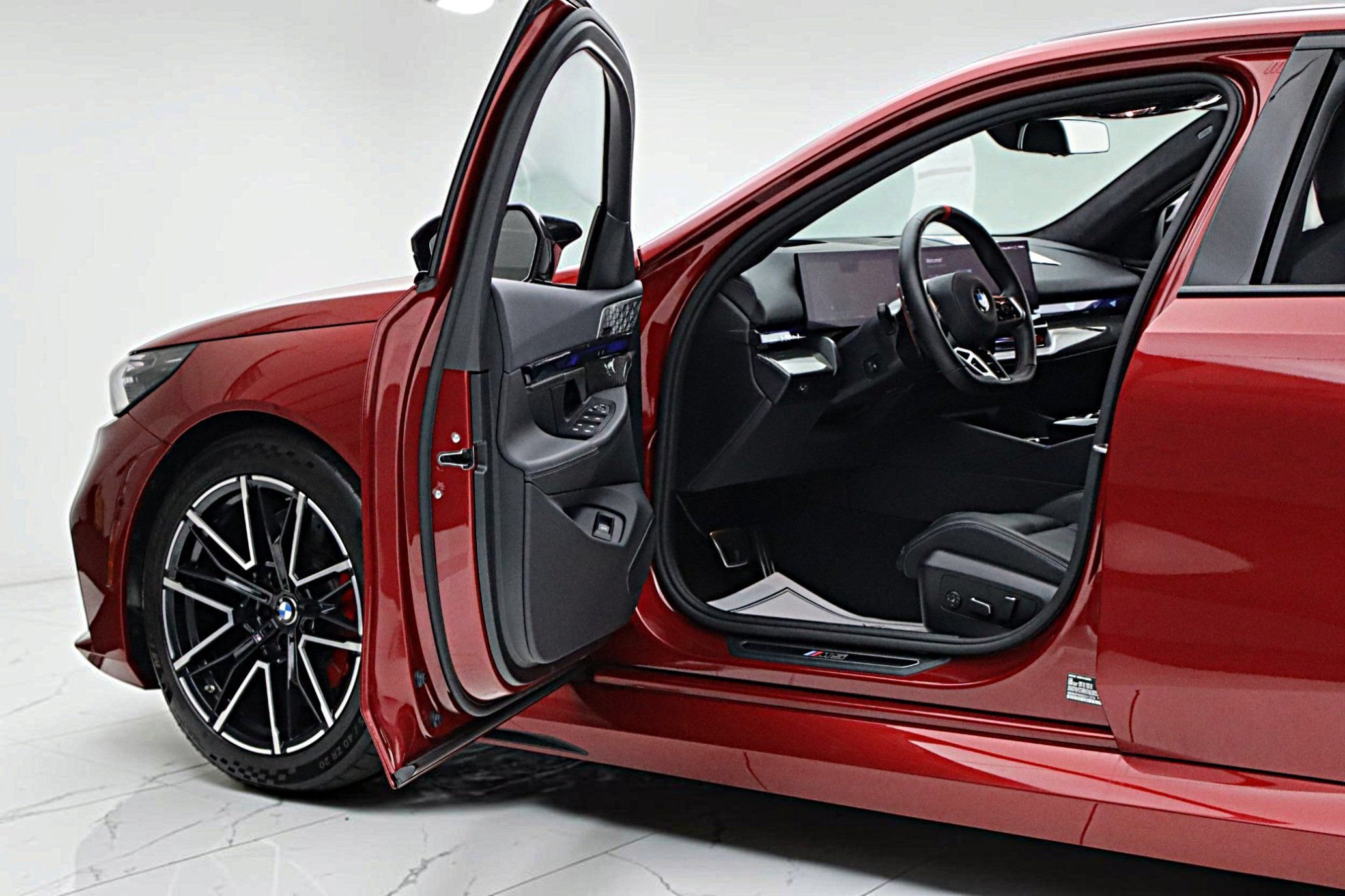Used 2025 BMW M5 w/ Carbon Package AWD/4WD image 7