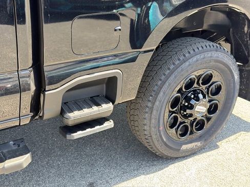 New 2026 Ford F250 Lariat w/ Black Appearance Package image 25