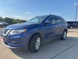 Used 2017 Nissan Rogue SV image 3