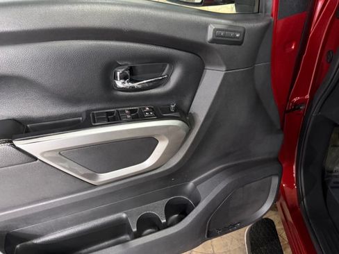 Used 2016 Nissan Titan PRO-4X w/ Pro-4x Convenience Package AWD/4WD image 12
