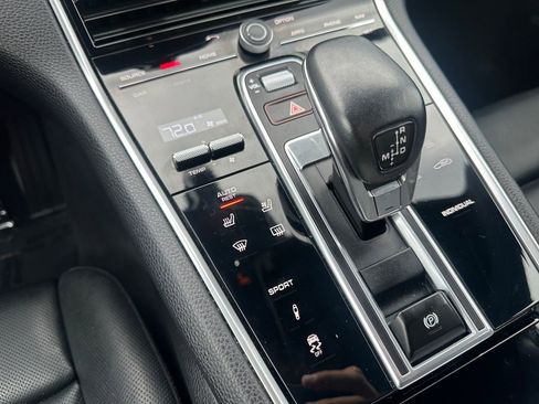 Used 2019 Porsche Panamera 4 image 23