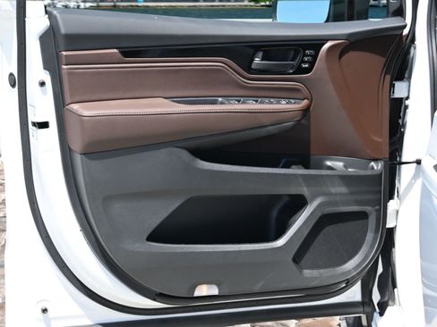 New 2025 Honda Odyssey Touring image 10