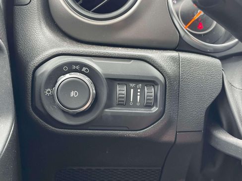 Used 2022 Jeep Wrangler Unlimited Sport AWD/4WD image 19