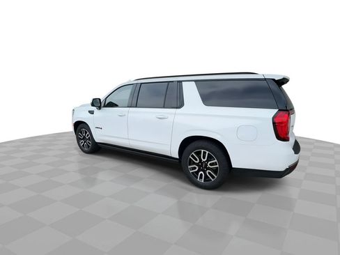 Certified 2024 GMC Yukon XL AT4 w/ AT4 Premium Plus Package AWD/4WD image 6