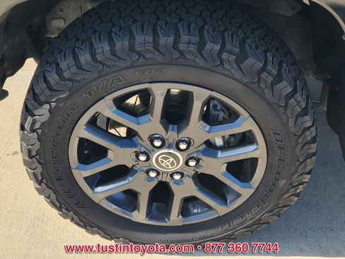 Used 2023 Toyota Tundra Platinum image 9