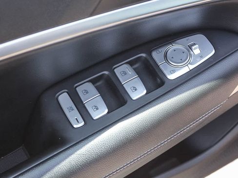 Used 2021 Genesis G70 2.0T RWD image 26