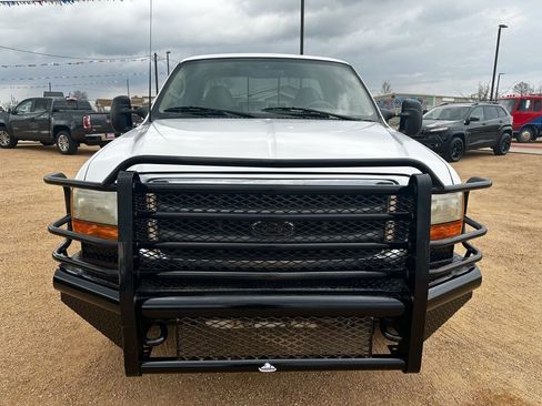 Used 2000 Ford F250 Lariat image 2