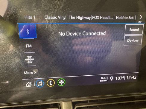 Used 2024 Chevrolet Trax RS w/ Sunroof Package FWD image 33