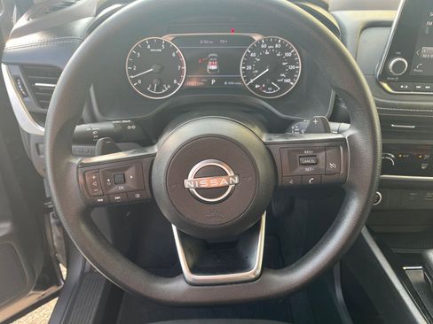 Used 2023 Nissan Rogue S image 27