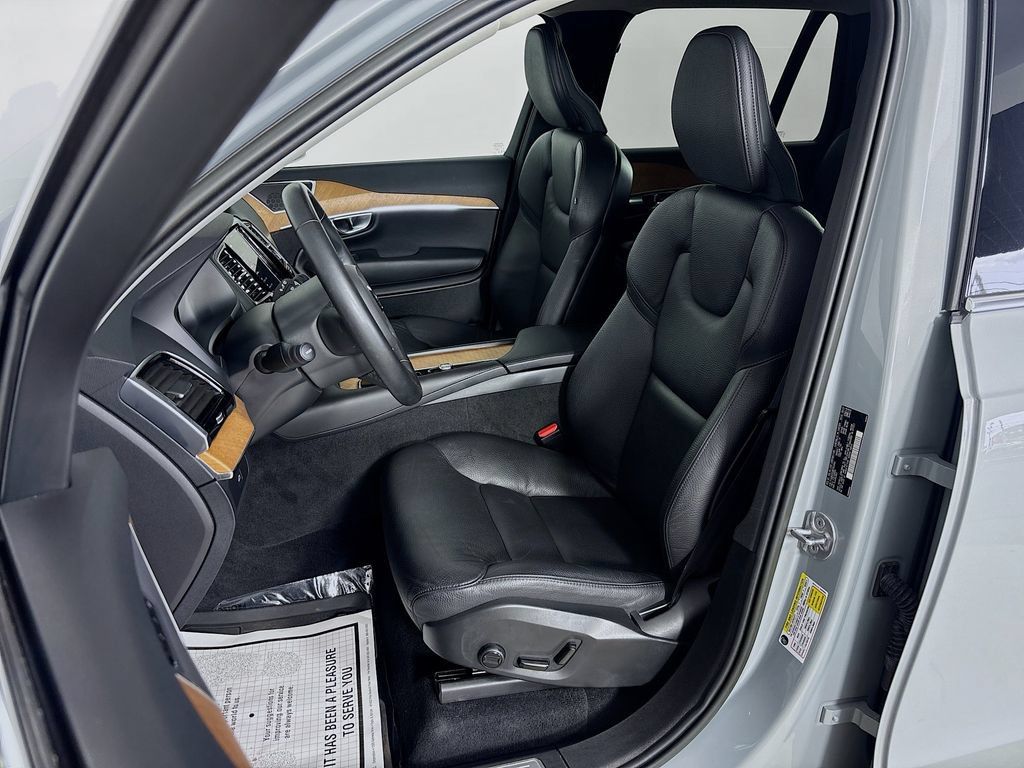 Used 2024 Volvo XC90 B6 Plus w/ Protection Package Premier AWD/4WD image 11