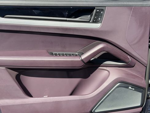 Certified 2024 Porsche Cayenne S image 22