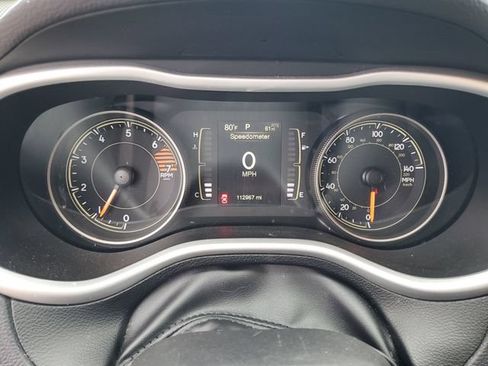 Used 2018 Jeep Cherokee Latitude Plus w/ Comfort/Convenience Group FWD image 13