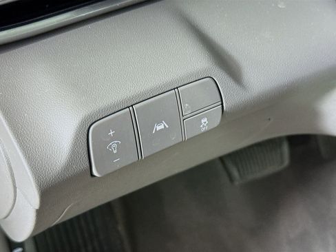 Used 2022 Hyundai Elantra SEL w/ Preferred Accessory Package image 9