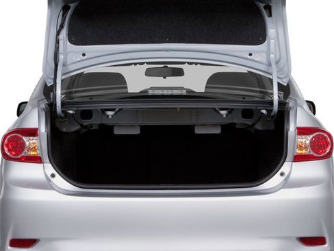 Used 2013 Toyota Corolla LE image 12