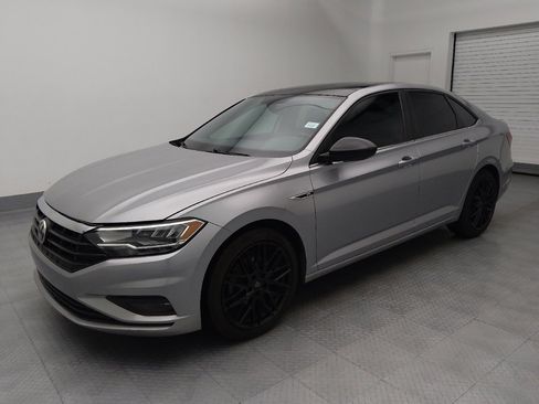 Used 2020 Volkswagen Jetta R-Line w/ R-Line Cold Weather Package FWD image 2