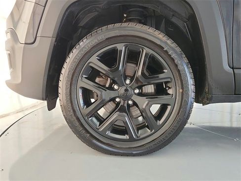 Used 2016 Jeep Renegade Latitude image 23