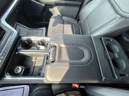 New 2026 Ford Expedition Platinum image 27