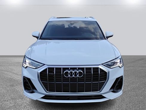 Certified 2025 Audi Q3 2.0T Premium w/ Convenience Package image 2