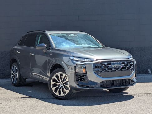 New 2026 Audi Q3 quattro 2.0T AWD/4WD image 3