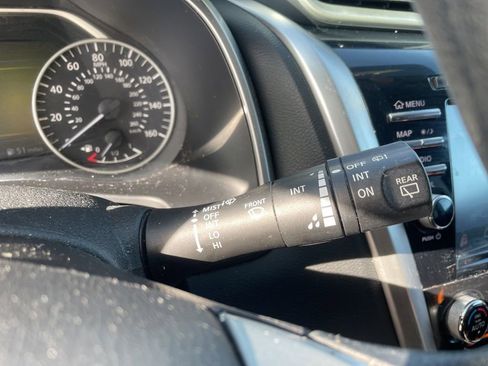 Used 2017 Nissan Murano S image 23