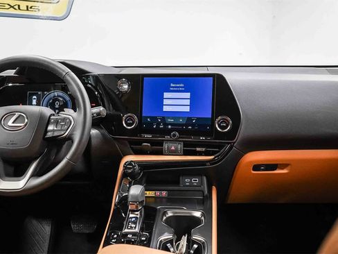 Used 2025 Lexus NX 350 image 13