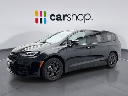 Used 2022 Chrysler Pacifica Limited w/ S Appearance Package