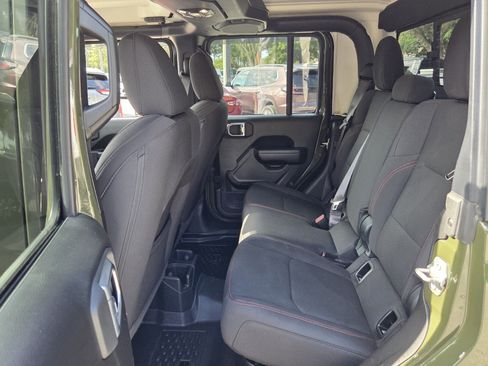 Used 2023 Jeep Gladiator Rubicon AWD/4WD image 14