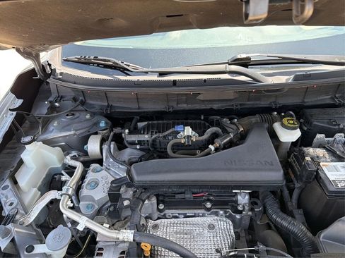 Used 2019 Nissan Rogue SV FWD image 12