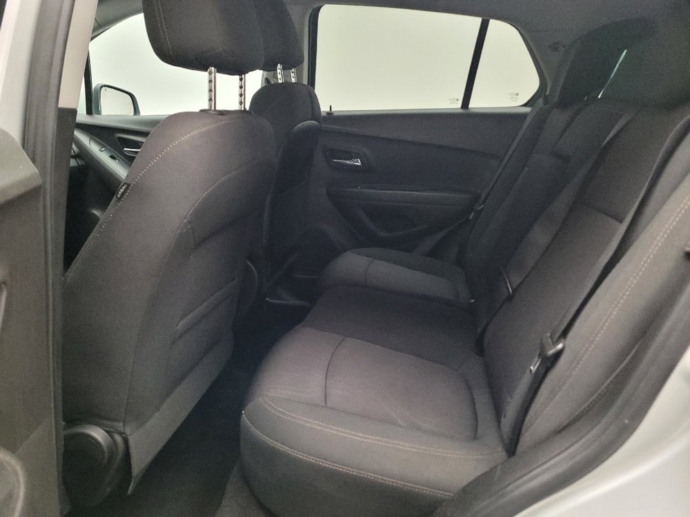 Used 2020 Chevrolet Trax LT FWD image 18