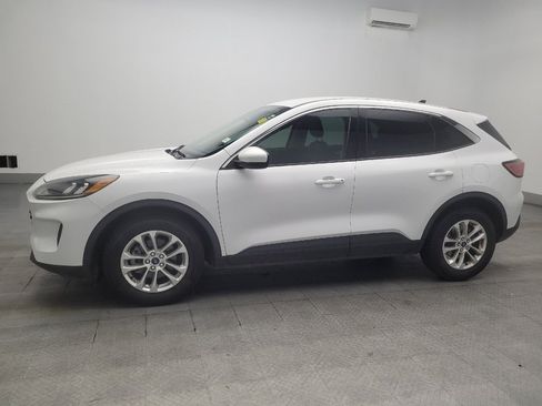 Used 2020 Ford Escape SE FWD image 2