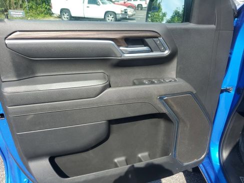 Used 2025 Chevrolet Silverado 1500 LT AWD/4WD image 17