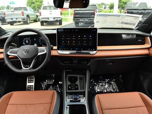 New 2026 Volkswagen Tiguan SEL R-Line AWD/4WD image 7