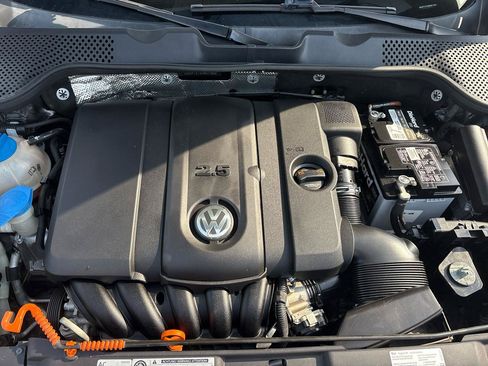 Used 2013 Volkswagen Beetle 2.5 FWD image 39