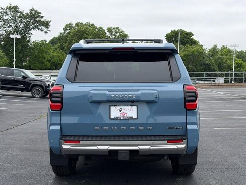 Used 2025 Toyota 4Runner Limited AWD/4WD image 7