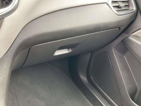 Used 2021 Chevrolet Equinox LS AWD/4WD image 29
