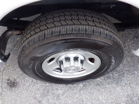 Used 2021 Chevrolet Express 2500 image 8