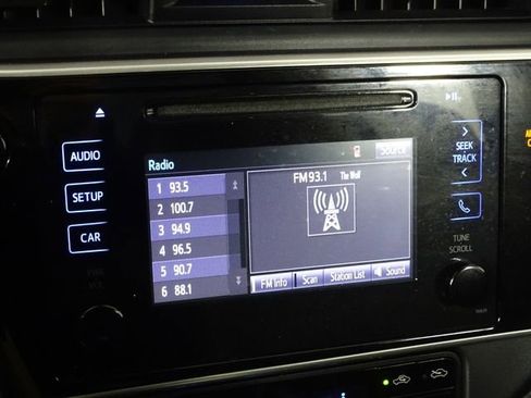 Used 2017 Toyota Corolla SE image 26