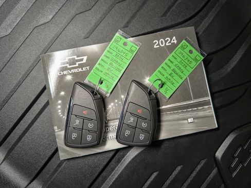 Used 2024 Chevrolet Equinox EV LT image 24