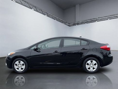 Used 2016 Kia Forte LX w/ LX Popular Package image 2