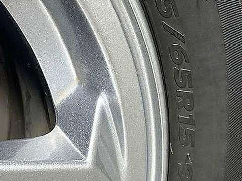 Used 2025 Hyundai Elantra SE FWD image 32