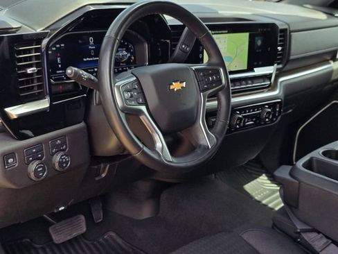 Used 2025 Chevrolet Silverado 2500 LT w/ Convenience Package AWD/4WD image 37